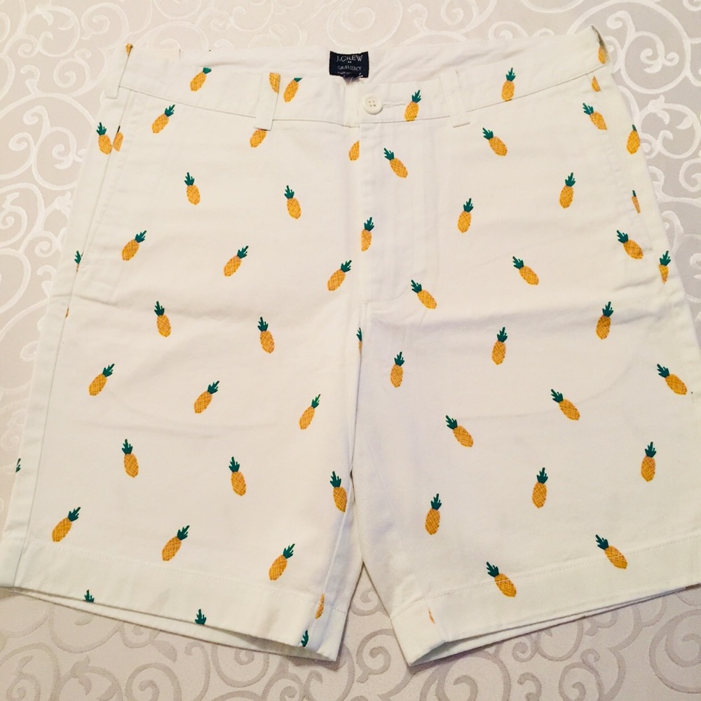NWT J. Crew Mens White Cotton Shorts 33 Pineapples